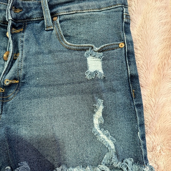 Kendall & Kylie Blue Distressed Cut-Off Jean Shorts - Picture 4 of 4